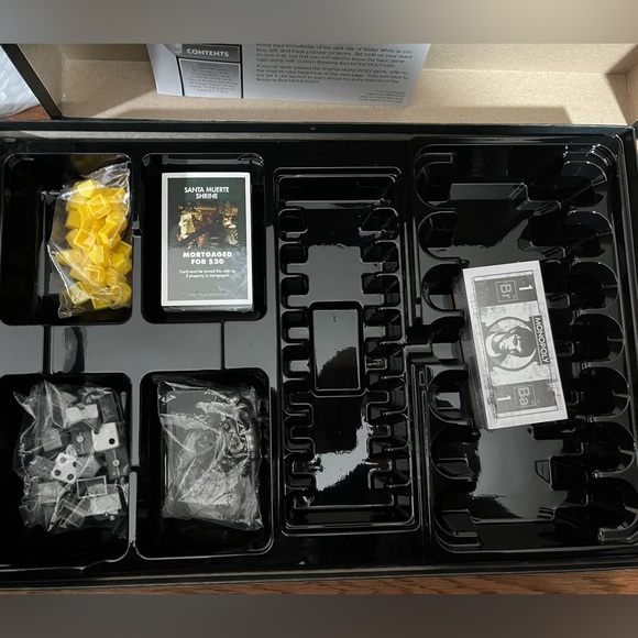 Breaking Bad Monopoly Board Game Collector’s Edition New Open Box USAopoly 2020 - Picture 3 of 6